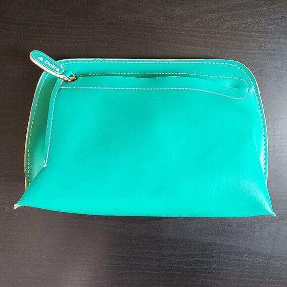 RARE Vintage DELTA Amenity Travel Kit Green Business Class Delta One - Picture 2 of 4